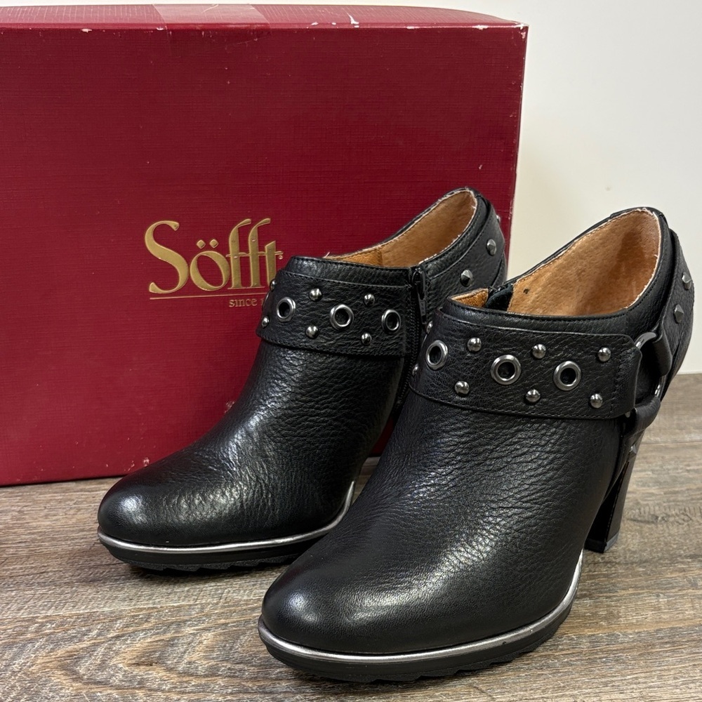 Söfft Winona Black Leather Studded Ankle Booties – Size 9M